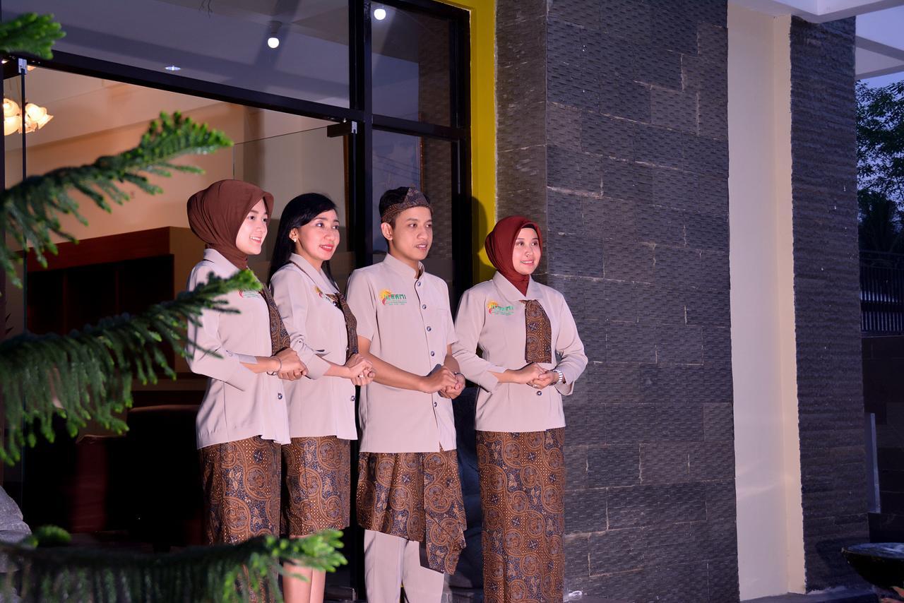 Ilhami Hotel Blitar Exterior photo